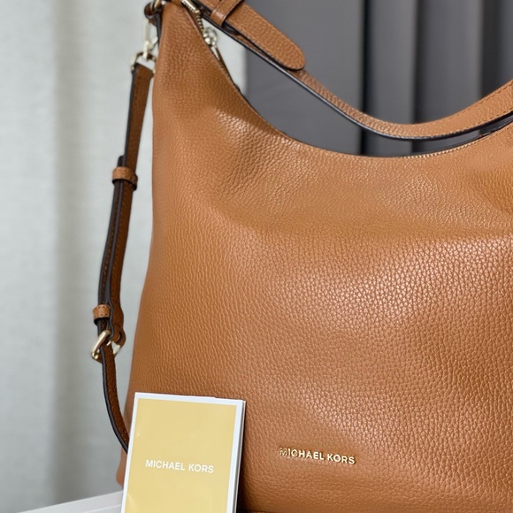 Michael Kors Lupita Large Hobo Leather - Picture 6 of 8